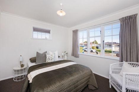 Photo of property in 8 Norwich Place, Awapuni, Palmerston North, 4412