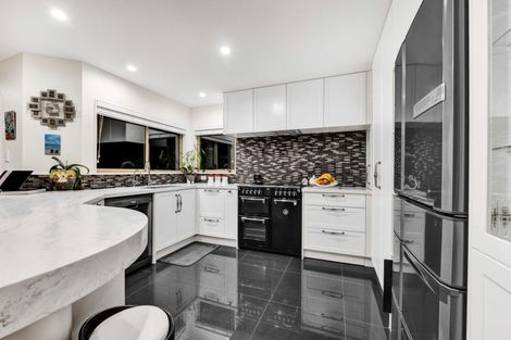 Photo of property in 2a Sackville Street, Fitzroy, New Plymouth, 4312