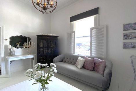 Photo of property in 32 Belt Road, Moturoa, New Plymouth, 4310