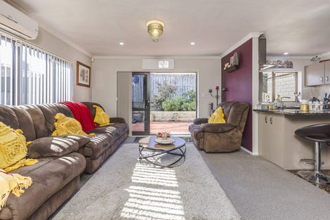 Photo of property in 50b Great South Road, Manurewa, Auckland, 2102