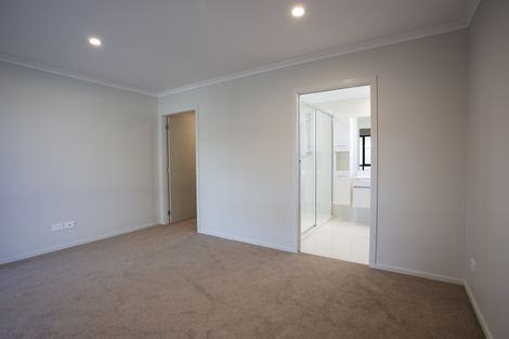 Photo of property in 1 Devon Lane, Carterton, 5713