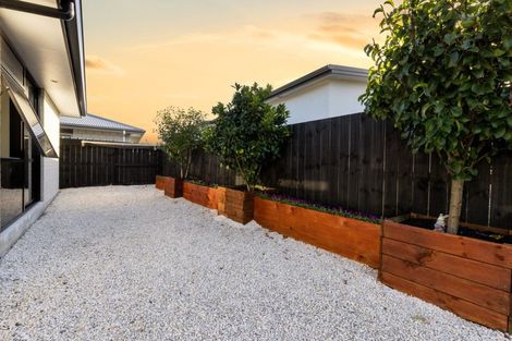 Photo of property in 34 Kahuparere Crescent, Pyes Pa, Tauranga, 3112