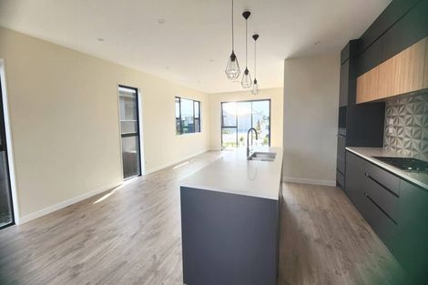 Photo of property in 17 Babina Avenue, Kumeu, 0810