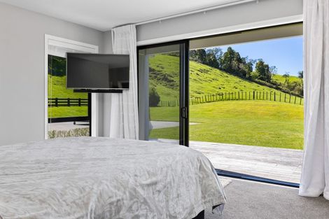 Photo of property in 28 Te Moenga Park, Acacia Bay, Taupo, 3330