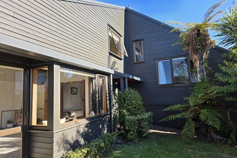 Photo of property in 11 Cannon Street, Westown, New Plymouth, 4310