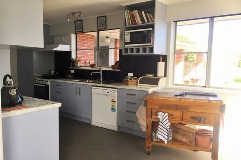 Photo of property in 24 Liverpool Street, Levin, 5510