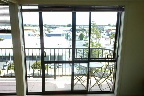 Photo of property in 11i/18 Ronwood Avenue, Manukau, Auckland, 2104