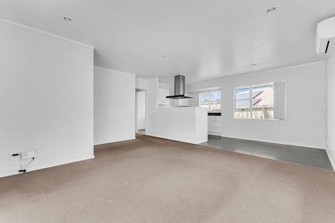 Photo of property in 17 Cretian Crescent, Henderson, Auckland, 0612