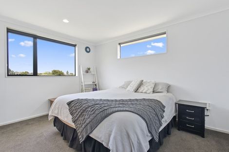 Photo of property in 5 Keri Vista Rise, Papakura, 2110