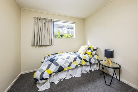 Photo of property in 37 Edmonton Road, Henderson, Auckland, 0612