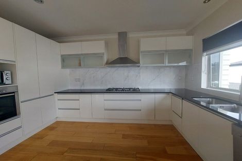 Photo of property in 21 Hornbill Drive, Fairview Heights, Auckland, 0632