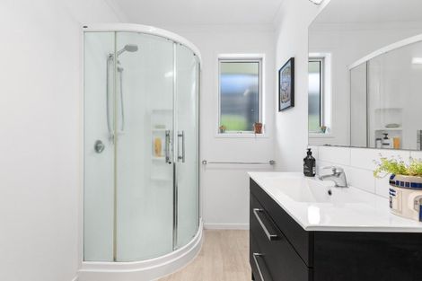 Photo of property in 24 Benmore Crescent, Pyes Pa, Tauranga, 3112