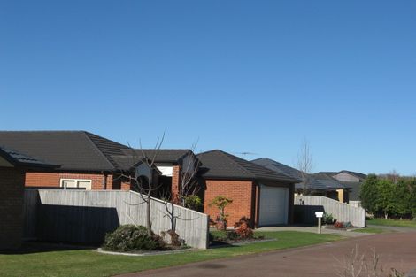 Photo of property in 32 Glencalder Place, Wattle Downs, Auckland, 2103
