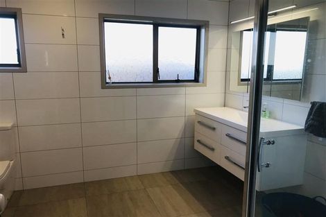 Photo of property in 65 John Downs Drive, Browns Bay, Auckland, 0630