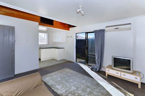 Photo of property in 154 Wainoni Road, Avondale, Christchurch, 8061