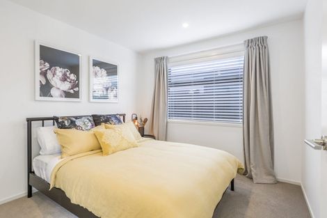 Photo of property in 1 Metoriti Crescent, Karaka, 2124