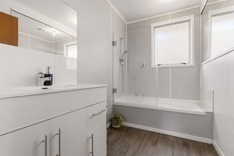 Photo of property in 77 Marshall Avenue, Richmond Heights, Taupo, 3330