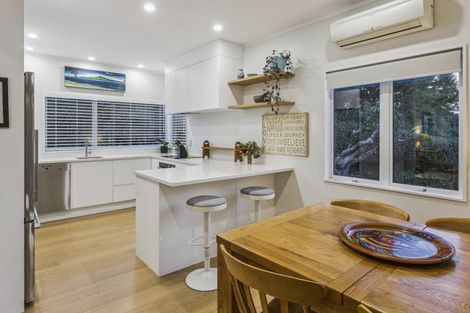 Photo of property in 16 Waipuia Place, Greenhithe, Auckland, 0632