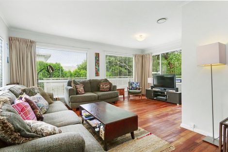 Photo of property in 27 Hampton Hill Road, Tawa, Wellington, 5028