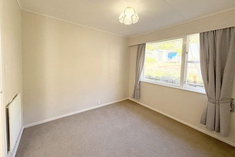 Photo of property in 1 Holmes Grove, Naenae, Lower Hutt, 5011
