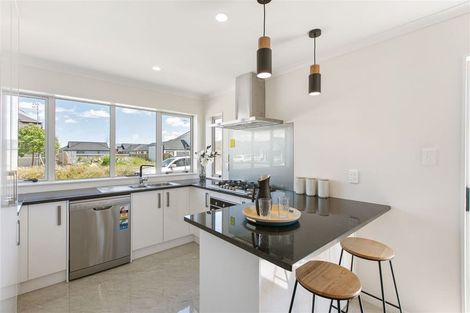 Photo of property in 27 Matata Drive, Takanini, 2112