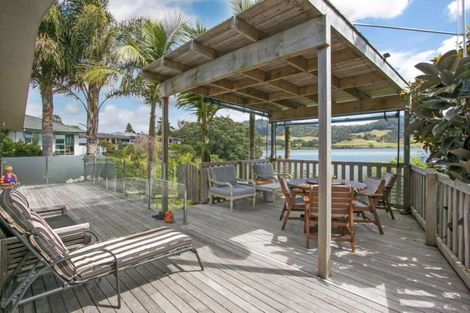 Photo of property in 25 Moana Drive, Mahia, 4198