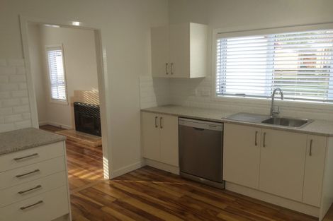 Photo of property in 1 Waterfront Road, Mangere Bridge, Auckland, 2022