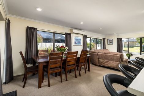 Photo of property in 17 Eric Batchelor Place, Waimate, 7924