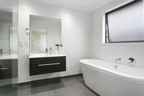 Photo of property in 8a Rose Leigh Drive, Cambridge, 3434