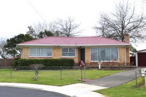 Photo of property in 16 Malcolm Place, Mangere East, Auckland, 2024