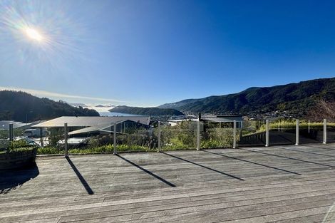 Photo of property in 33 Harbour View Heights, Picton, 7220
