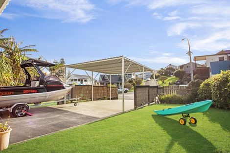 Photo of property in 21 Du Fresne Place, Russell, 0202