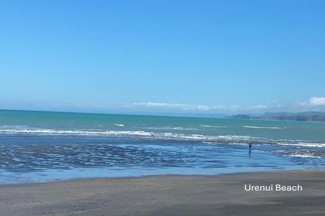 Photo of property in 52 Fifth Avenue, Urenui, 4377