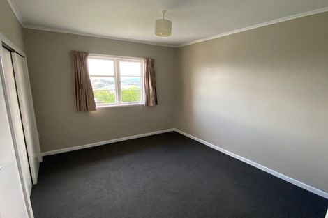 Photo of property in 3 Salford Street, Newlands, Wellington, 6037