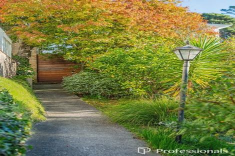 Photo of property in 31 Walter Road, Lowry Bay, Lower Hutt, 5013