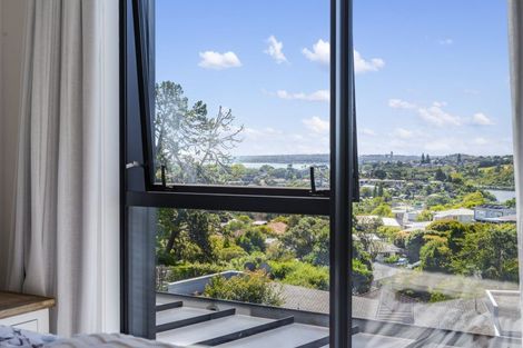 Photo of property in 3/90 Picasso Drive, West Harbour, Auckland, 0618