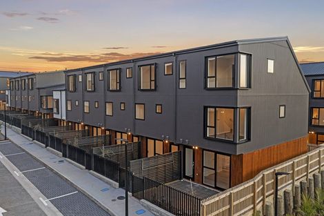 Photo of property in 18 Ara Mara Hua, Henderson, Auckland, 0612