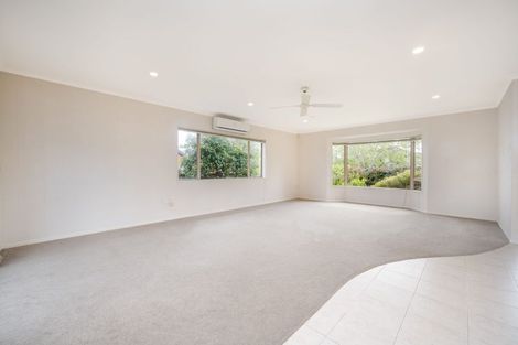 Photo of property in 6 Dairyland Drive, East Tamaki Heights, Auckland, 2016