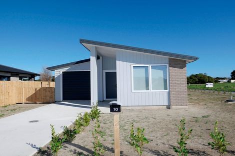 Photo of property in 10 Hapeta Street, Otaki, 5512