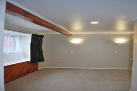 Photo of property in 5 Beaudine Avenue, Glenfield, Auckland, 0629