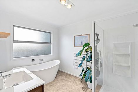 Photo of property in 17 Forbes Road, Foxton Beach, Foxton, 4815