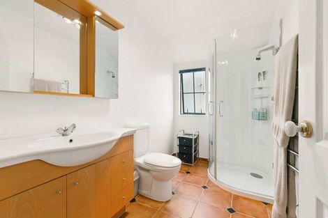 Photo of property in 16a Hobson Street, Thorndon, Wellington, 6011