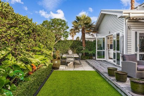 Photo of property in 18 Kensington Drive, Orewa, 0931