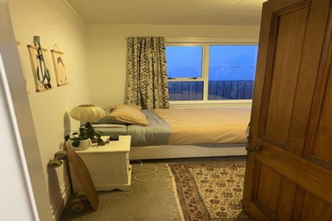 Photo of property in 118 Lyall Parade, Lyall Bay, Wellington, 6022