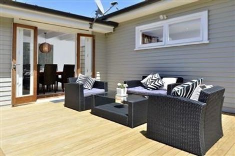 Photo of property in 19 Brook Street, Milford, Auckland, 0620