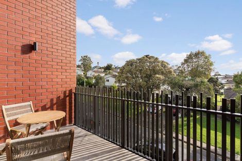 Photo of property in 203/2a Matatiki Street, Northcote, Auckland, 0627