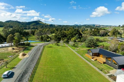 Photo of property in 6 Bonnie Doon Place, Kauri, 0185