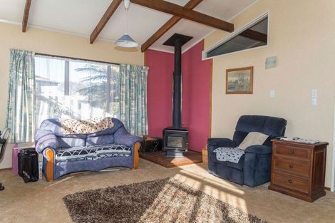 Photo of property in 17 Victor Street, Dannevirke, 4930