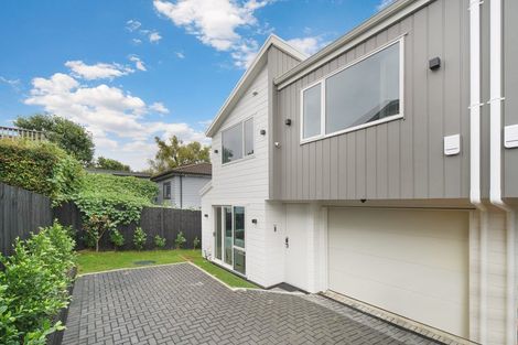 Photo of property in 33a Riverhills Avenue, Pakuranga Heights, Auckland, 2010