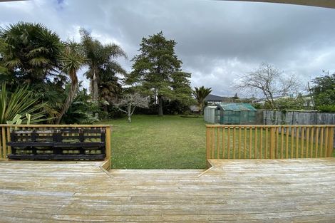 Photo of property in 1 Royal View Road, Te Atatu South, Auckland, 0610